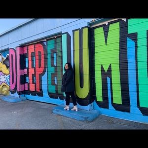 Meet your Posher, Leonela